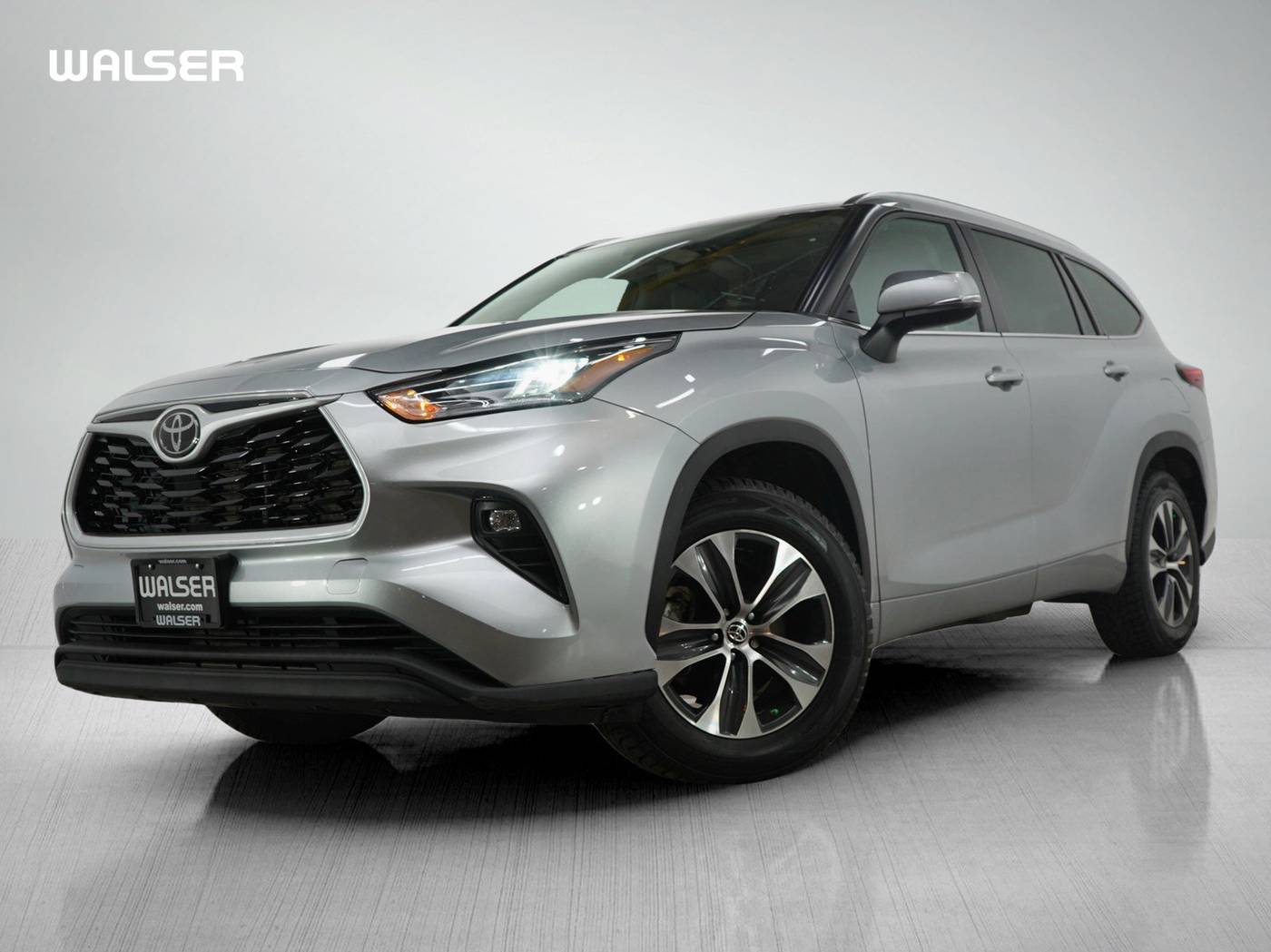 2021 Toyota Highlander XLE — SUV — 28,739 mi — Burnsville, MN