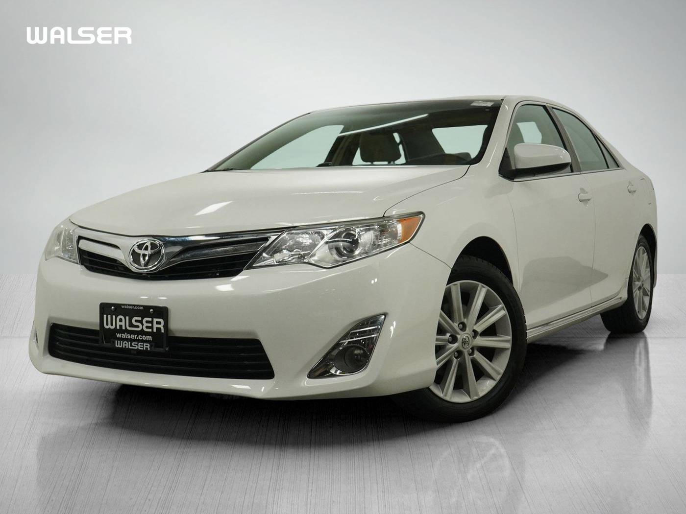 2014 Toyota Camry XLE — Sedan — 52,414 mi — Burnsville, MN