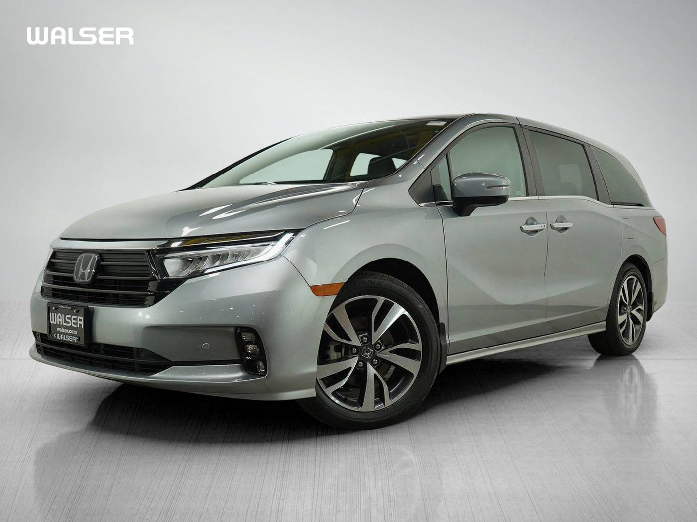 2022 Honda Odyssey Touring — Minivan — 21,712 mi — Burnsville, MN