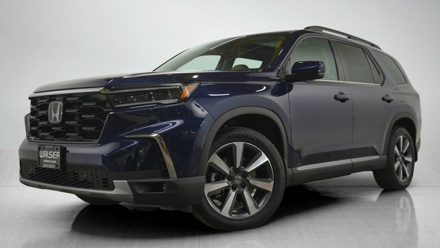 2025 Honda Pilot Touring — SUV — 5,104 mi — Burnsville, MN