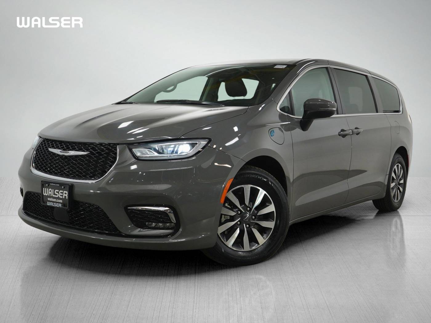 2023 Chrysler Pacifica Hybrid Touring L — Minivan — 79,198 mi — Burnsville, MN