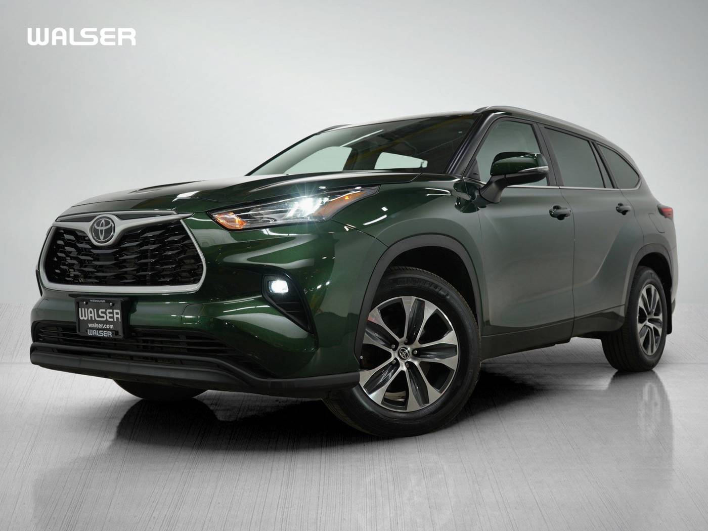 2023 Toyota Highlander XLE — SUV — 33,271 mi — Burnsville, MN