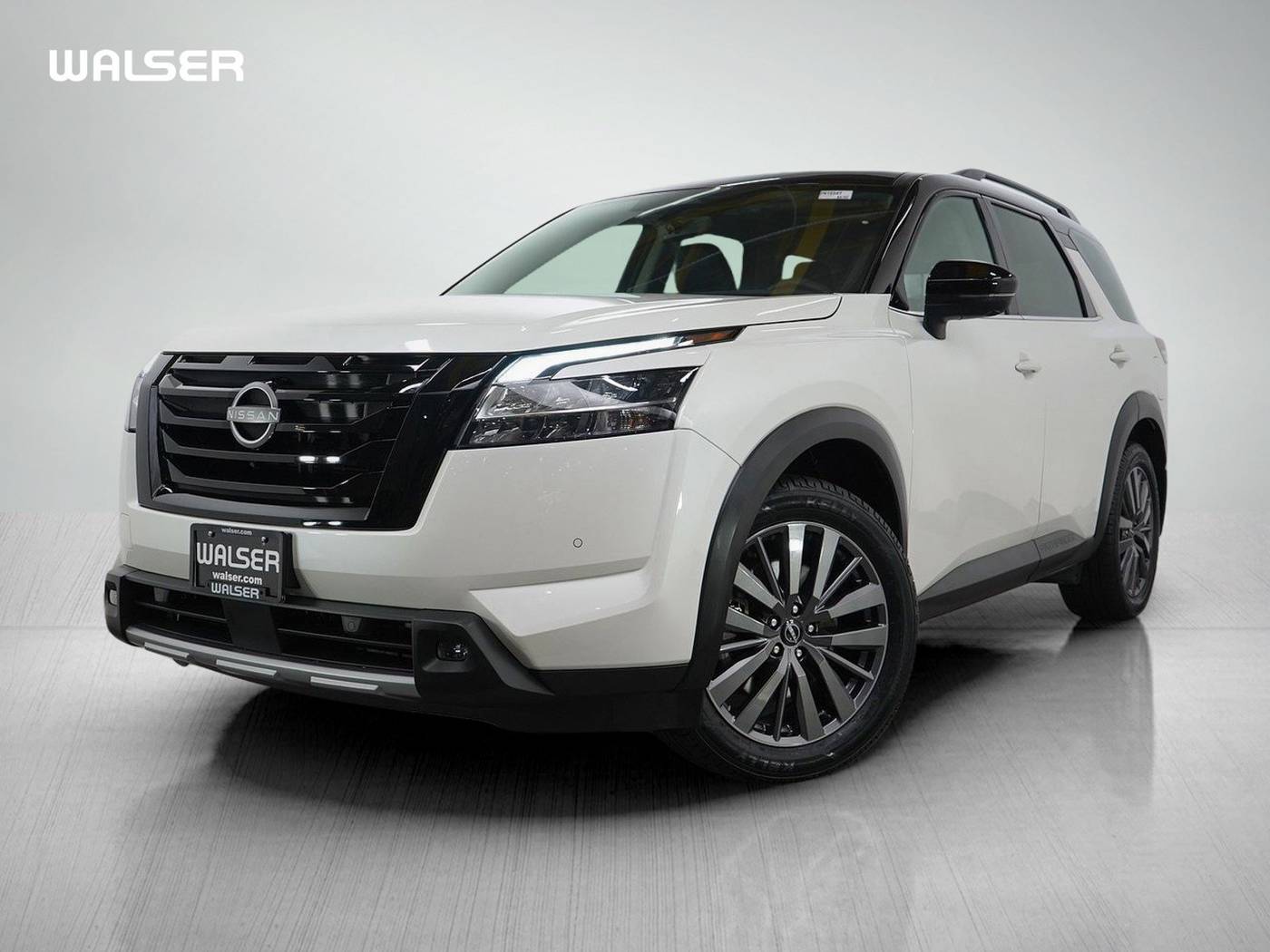 2024 Nissan Pathfinder SL — SUV — 25,043 mi — Burnsville, MN