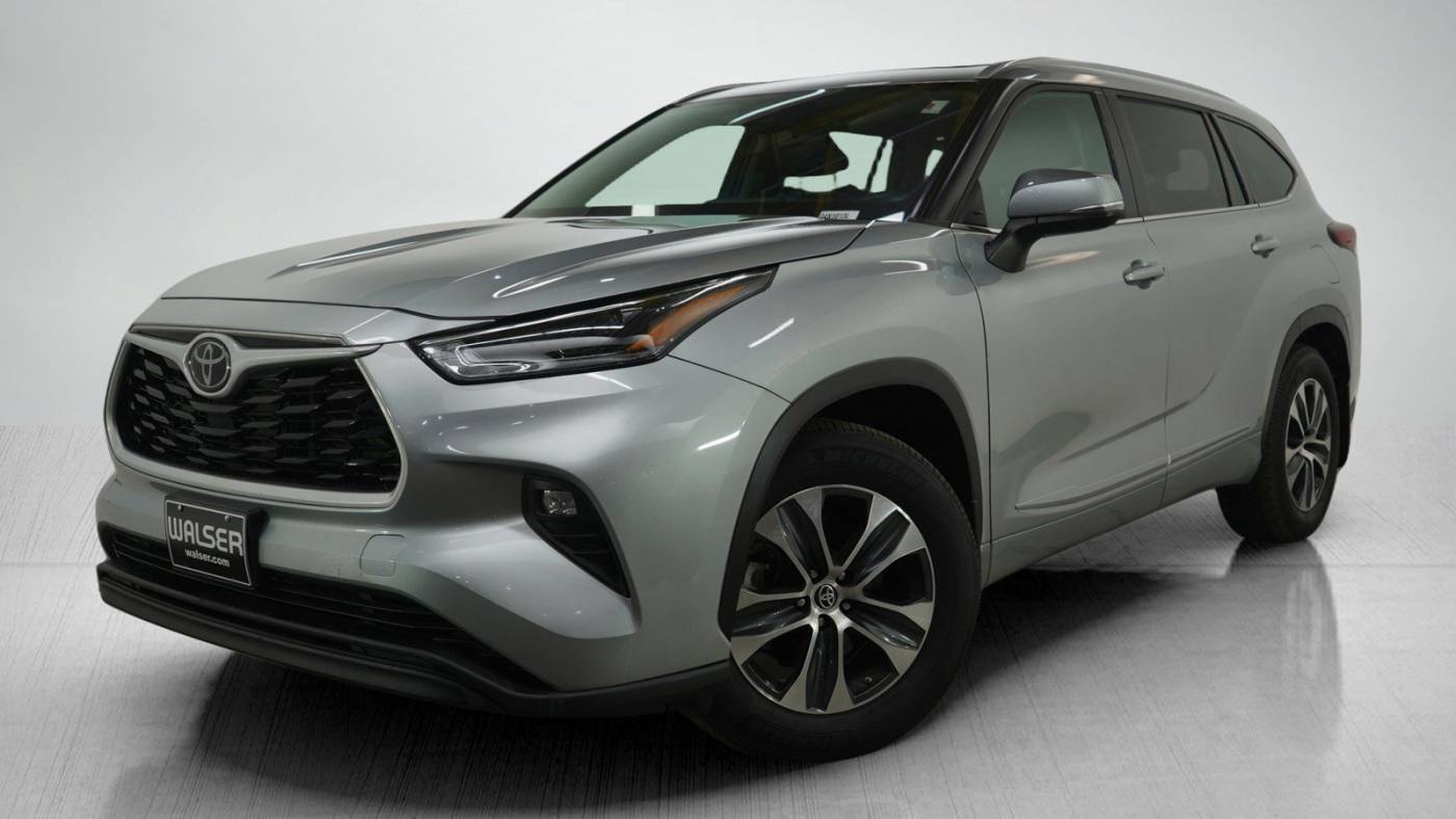 2022 Toyota Highlander XLE — SUV — 23,441 mi — Wayzata, MN