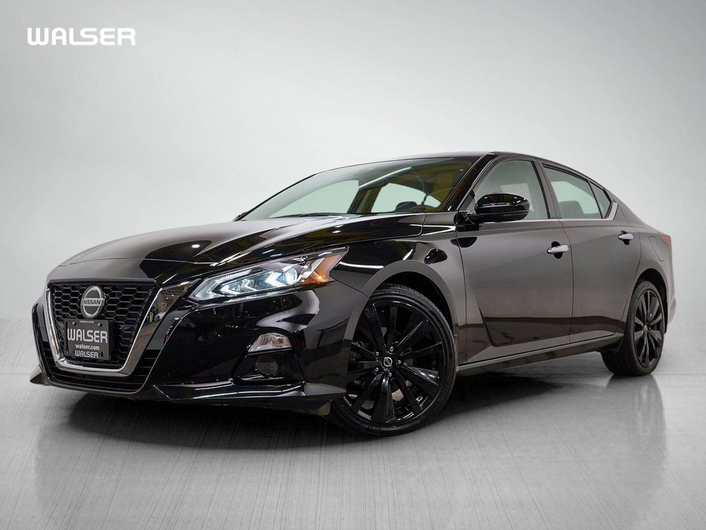 2021 Nissan Altima Platinum — Sedan — 6,987 mi — Wayzata, MN