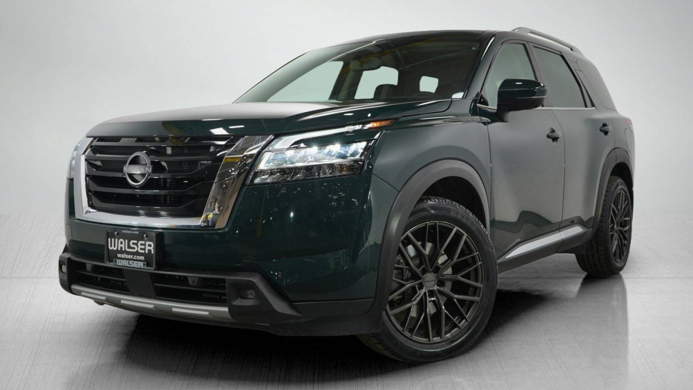 2022 Nissan Pathfinder Platinum — SUV — 16,455 mi — Wayzata, MN