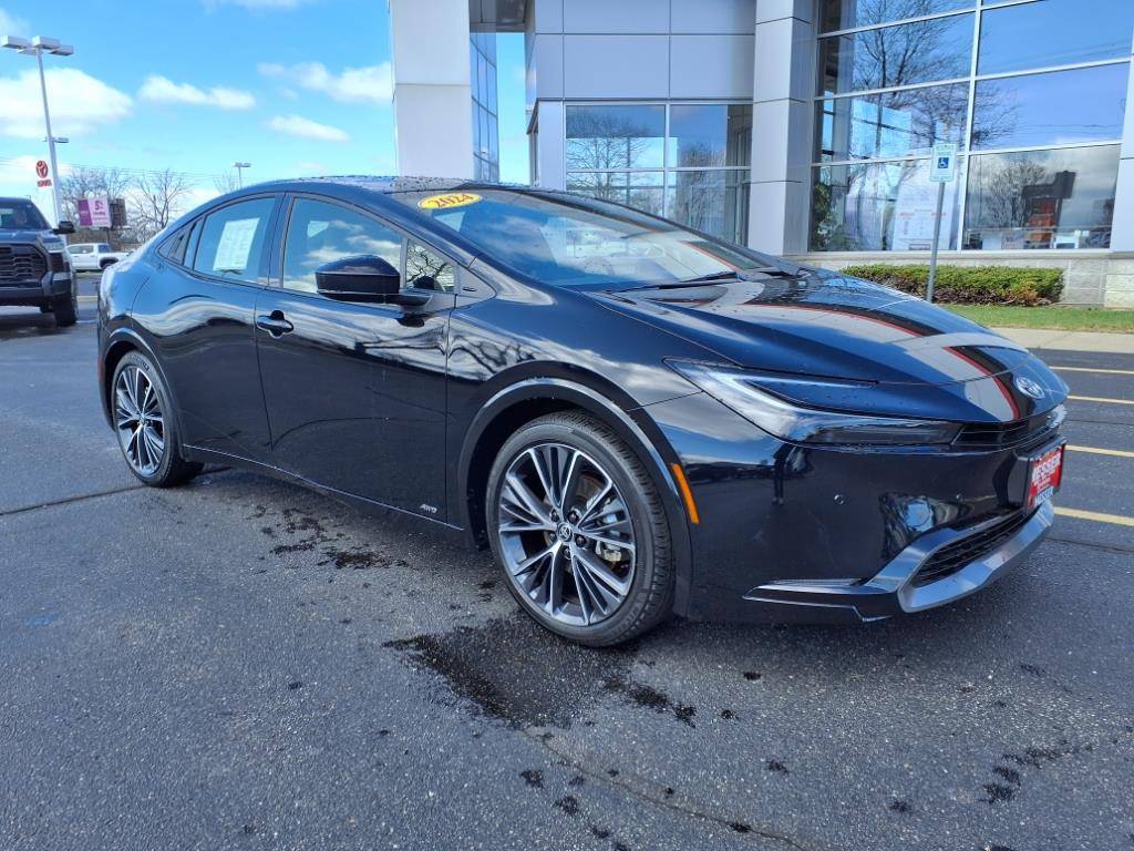 2024 Toyota Prius XLE — Hatchback — 6,906 mi — Janesville, WI