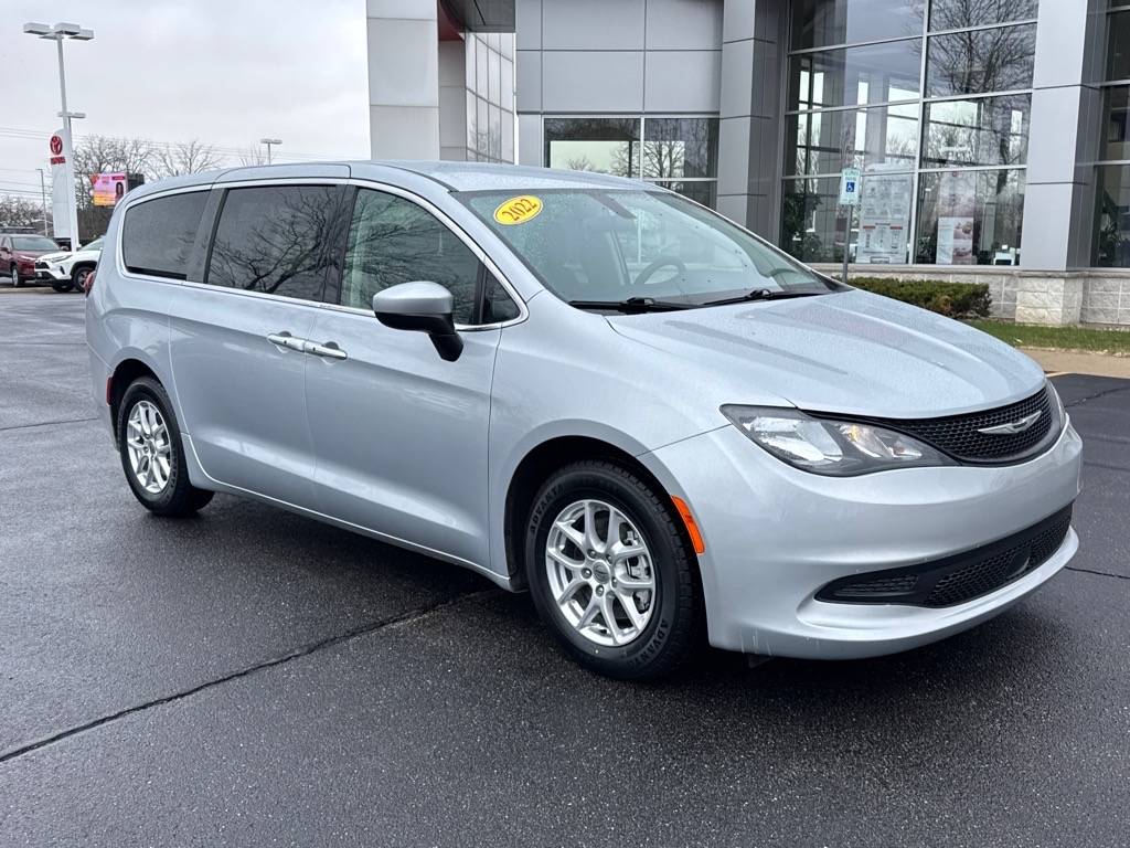 2022 Chrysler Voyager LX — Minivan — 61,639 mi — Janesville, WI
