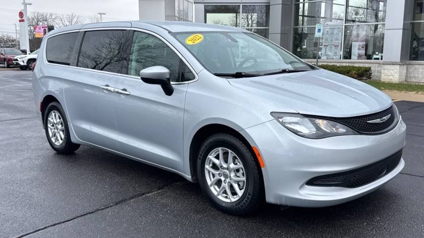 2022 Chrysler Voyager LX