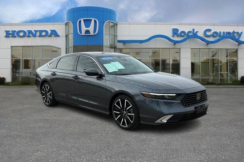 2024 Honda Accord Hybrid Touring — Sedan — 9,447 mi — Janesville, WI