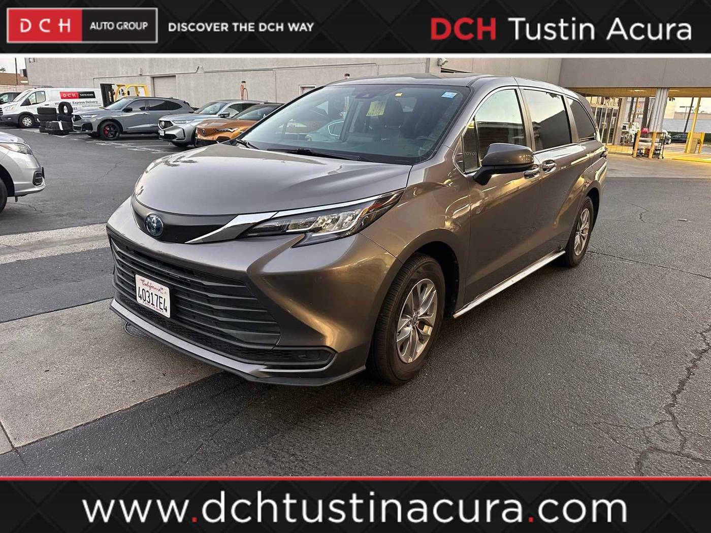 2023 Toyota Sienna LE — Minivan — 79,724 mi — Tustin, CA