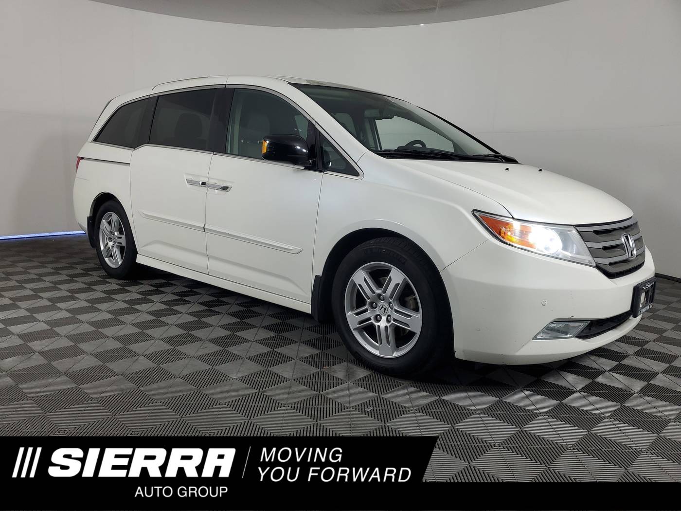 2013 Honda Odyssey Touring Elite — Minivan — 144,822 mi — Monrovia, CA