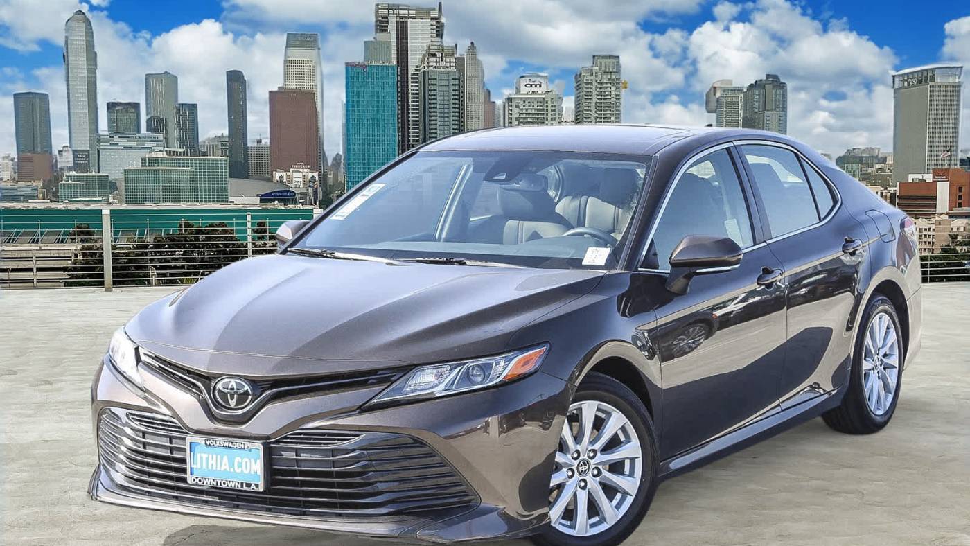 2018 Toyota Camry LE — Sedan — 50,704 mi — Los Angeles, CA