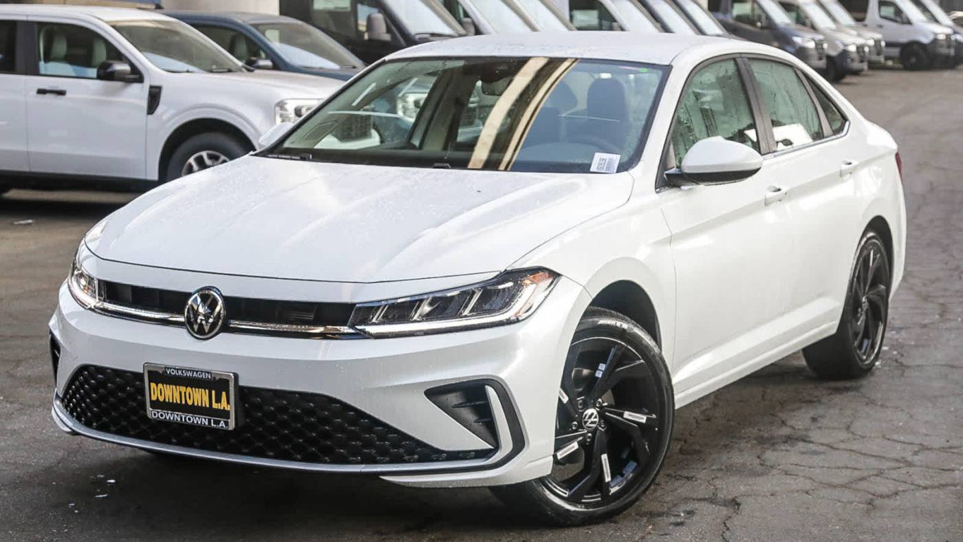 2025 Volkswagen Jetta SE — Sedan — 2,516 mi — Los Angeles, CA