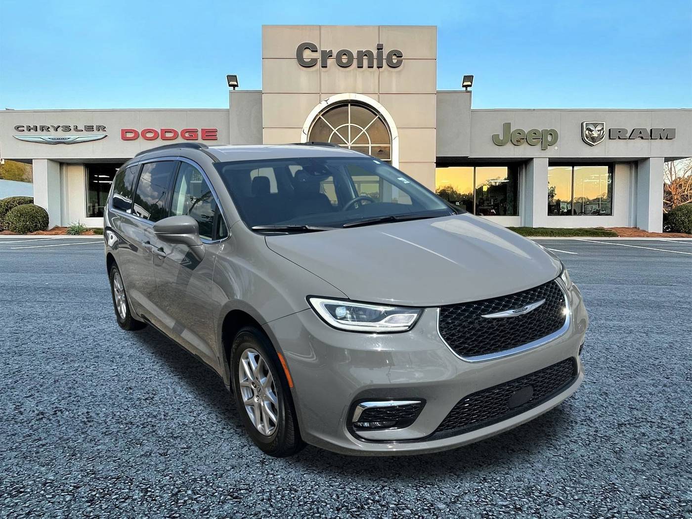 2022 Chrysler Pacifica Touring L — Minivan — 68,214 mi — Griffin, GA