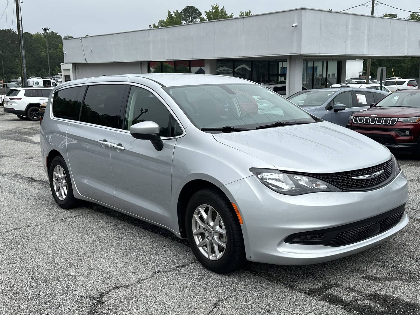 2022 Chrysler Voyager LX — Minivan — 64,322 mi — Griffin, GA