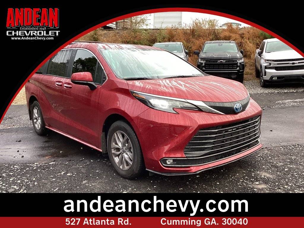 2025 Toyota Sienna XLE — Minivan — 22,364 mi — Cumming, GA