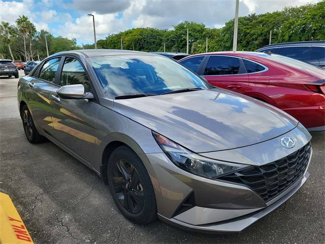 2022 Hyundai Elantra SEL — Sedan — 5,400 mi — Coconut Creek, FL