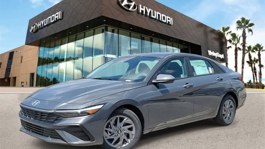 2024 Hyundai Elantra SEL — Sedan — 5,574 mi — Wesley Chapel, FL