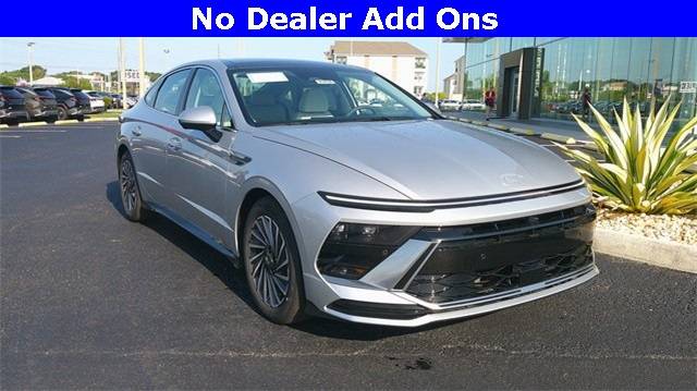 2025 Hyundai Sonata Hybrid Limited — Sedan — 3,046 mi — Winter Haven, FL