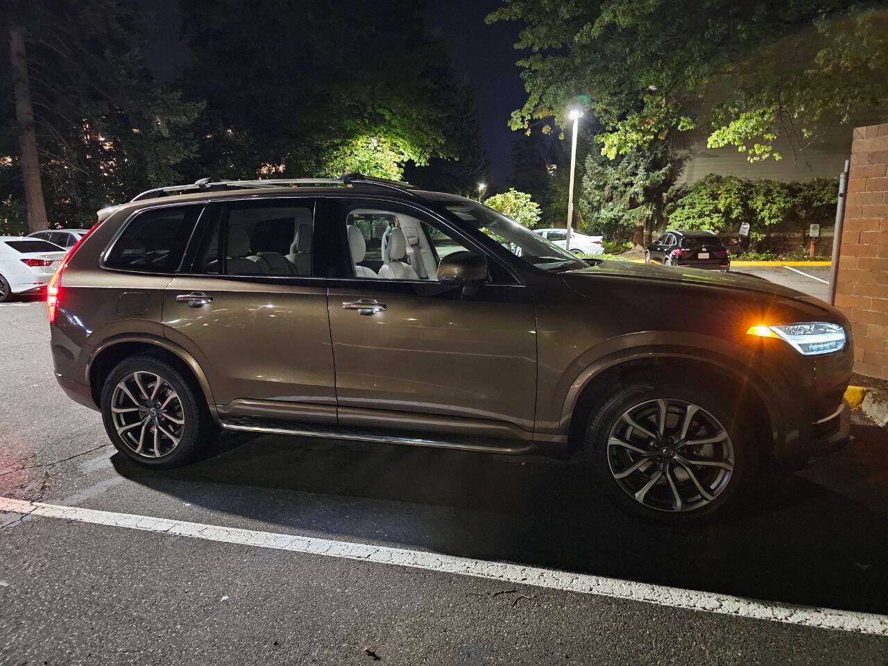 2017 Volvo XC90 Momentum — SUV — 89,739 mi — Bellevue, WA