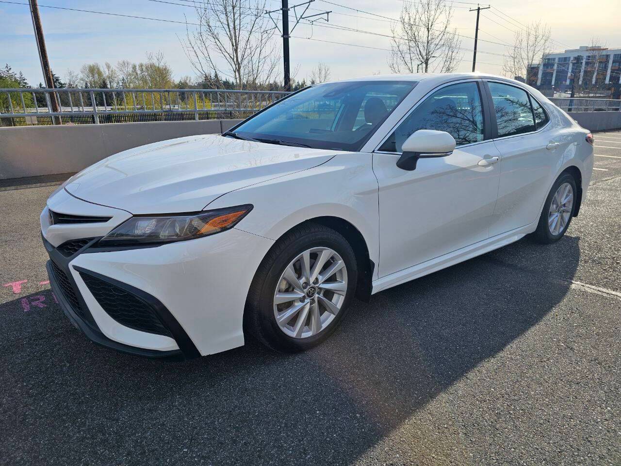 2022 Toyota Camry SE — Sedan — 44,543 mi — Bellevue, WA