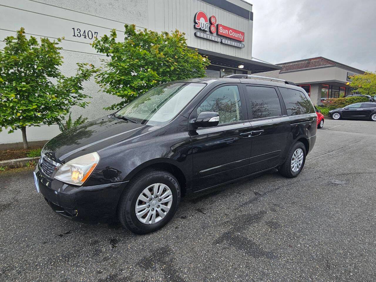 2012 Kia Sedona LX — Minivan — 145,033 mi — Bellevue, WA