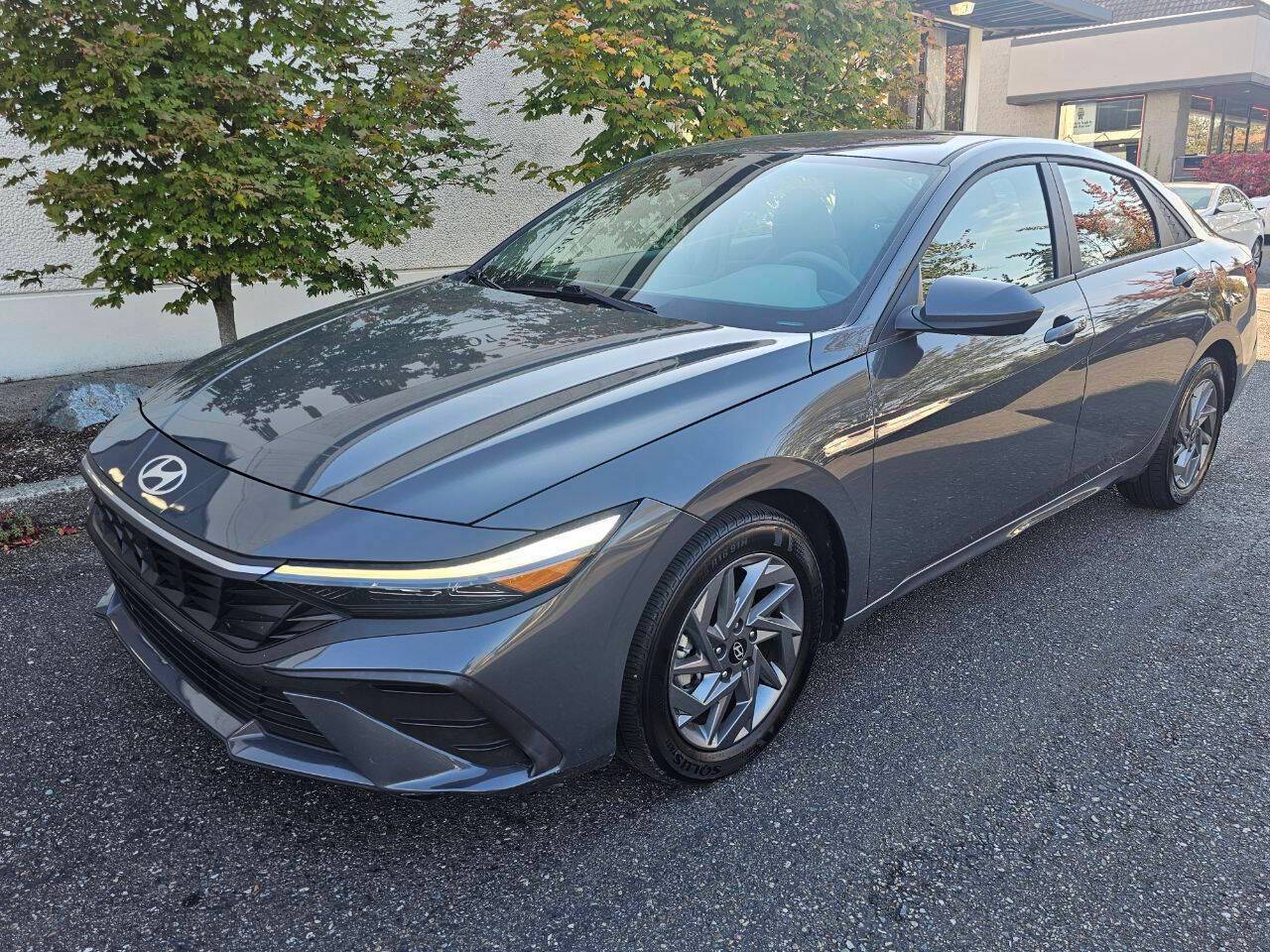 2024 Hyundai Elantra SEL — Sedan — 23,720 mi — Bellevue, WA