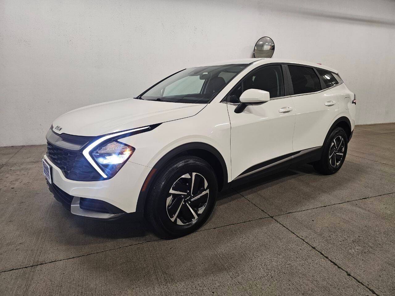 2023 Kia Sportage Hybrid LX — SUV — 20,386 mi — Bellevue, WA