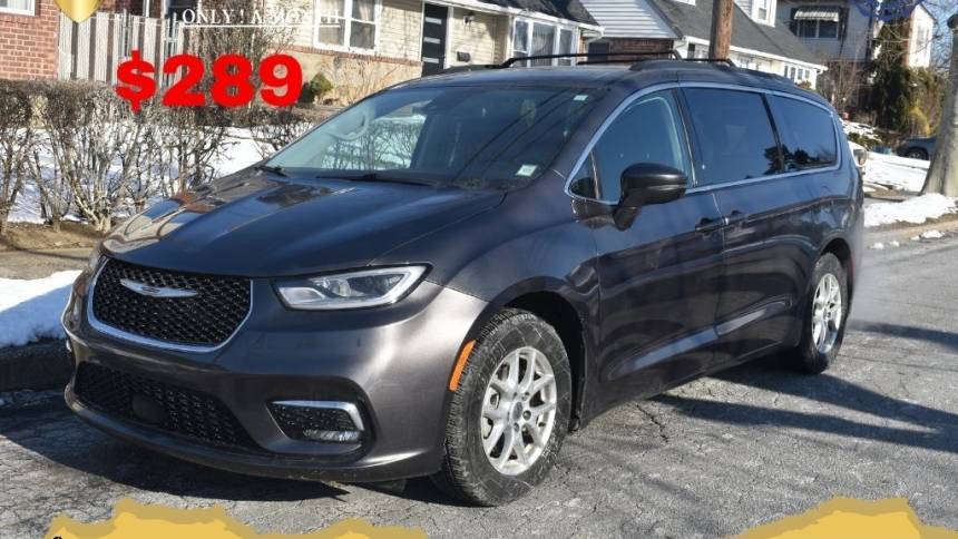 2022 Chrysler Pacifica Touring L — Minivan — 67,704 mi — Valley Stream, NY
