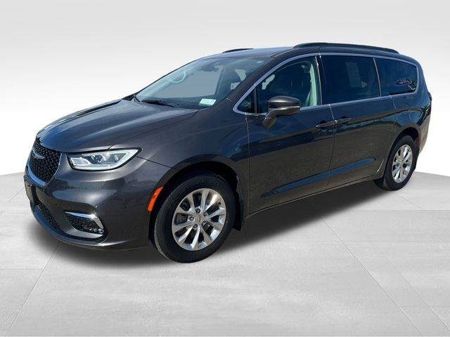 2022 Chrysler Pacifica Touring L — Minivan — 83,388 mi — Junction City, KS
