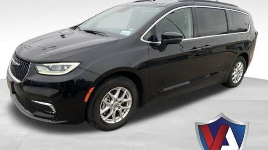 2022 Chrysler Pacifica Touring L — Minivan — 68,786 mi — Junction City, KS