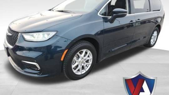 2022 Chrysler Pacifica Touring L — Minivan — 45,375 mi — Junction City, KS