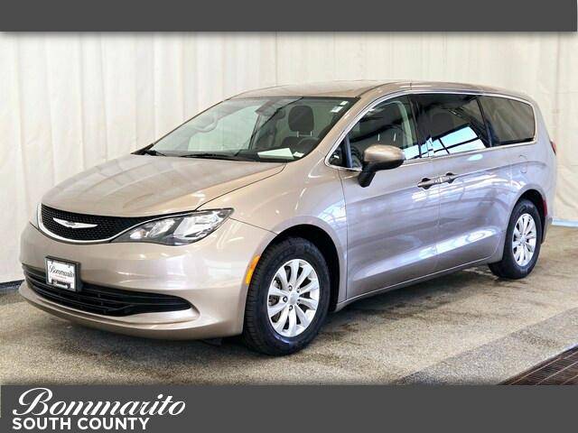 2017 Chrysler Pacifica Touring — Minivan — 132,512 mi — St. Louis, MO