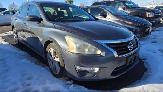 2013 Nissan Altima 2.5 SV — Sedan — 95,682 mi — St. Louis, MO