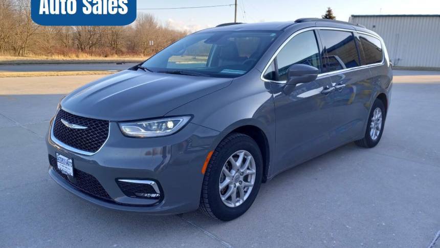 2022 Chrysler Pacifica Touring L — Minivan — 67,801 mi — Manitowoc, WI