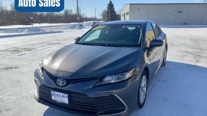 2021 Toyota Camry LE — Sedan — 94,729 mi — Manitowoc, WI