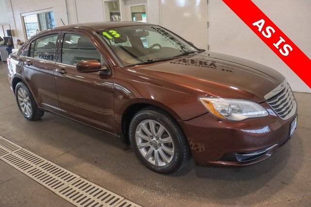 2013 Chrysler 200 Touring — Sedan — 137,308 mi — Pleasent Hill, IA