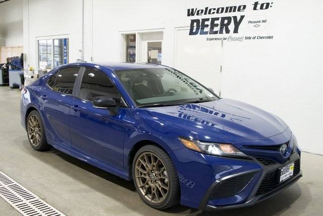 2023 Toyota Camry Hybrid SE Nightshade — Sedan — 40,968 mi — Pleasent Hill, IA