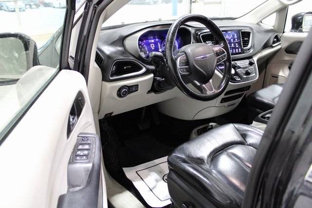 2020 Chrysler Pacifica Touring L Plus — Minivan — 85,787 mi — Pleasent Hill, IA