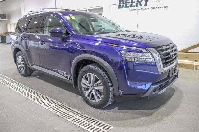 2023 Nissan Pathfinder SL — SUV — 11,944 mi — Pleasent Hill, IA