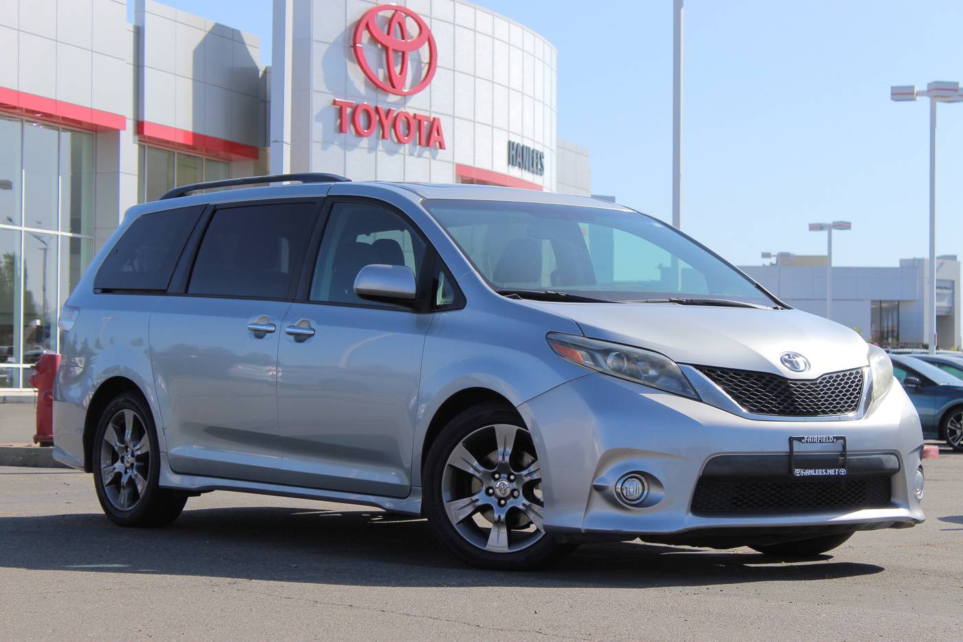 2016 Toyota Sienna SE Premium — Minivan — 80,501 mi — Fairfield, CA