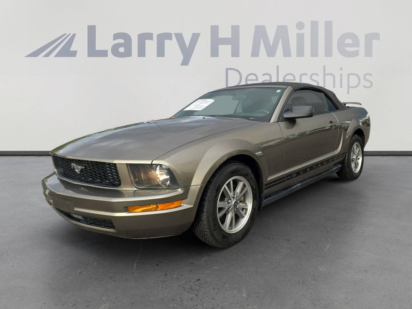 2005 Ford Mustang Deluxe — Convertible — 61,478 mi — Albuquerque, NM