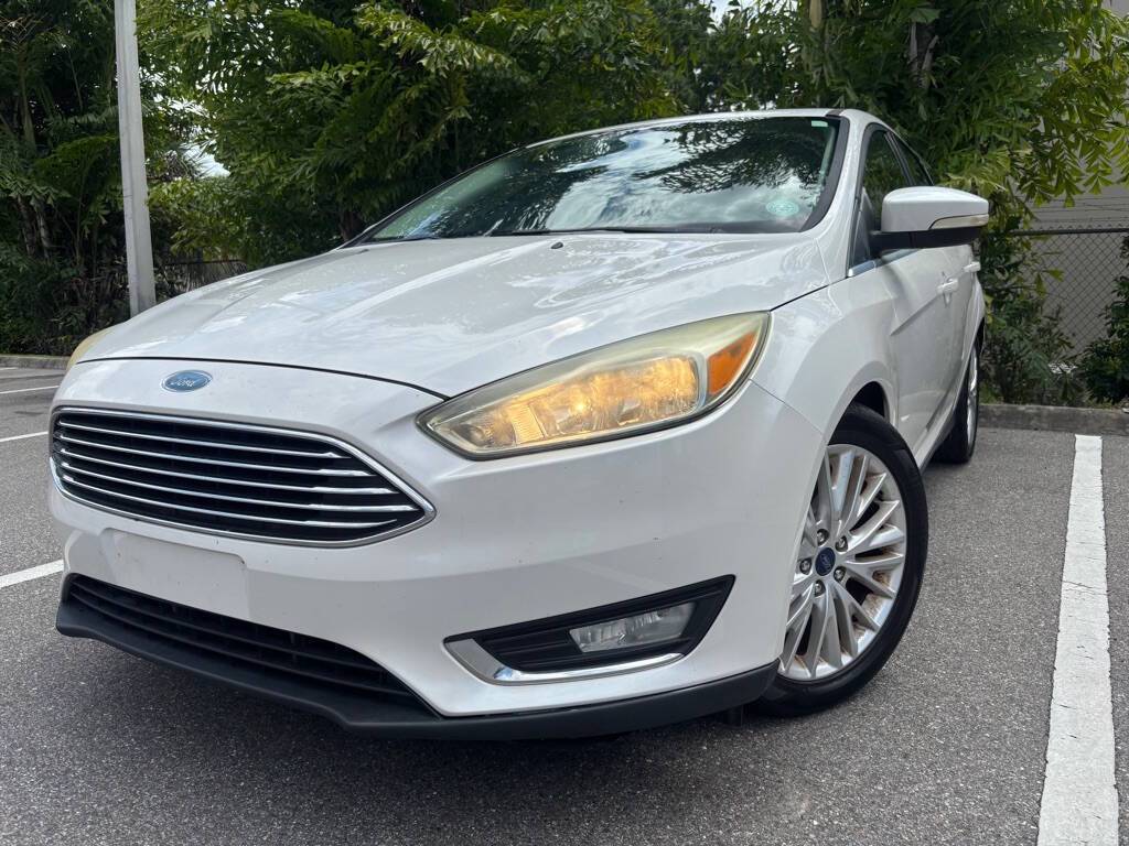 2015 Ford Focus Titanium — Hatchback — 86,390 mi — Tampa, FL