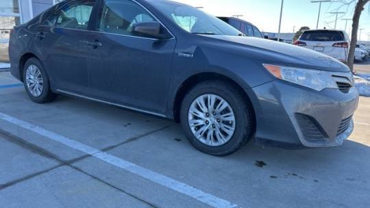 2013 Toyota Camry Hybrid LE — Sedan — 144,440 mi — Lawrence, KS