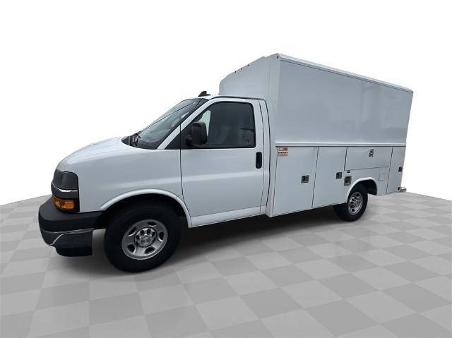 2020 Chevrolet Express Commercial Cutaway 3500 — Chassis Cab Truck — 66,155 mi — Center Line, MI