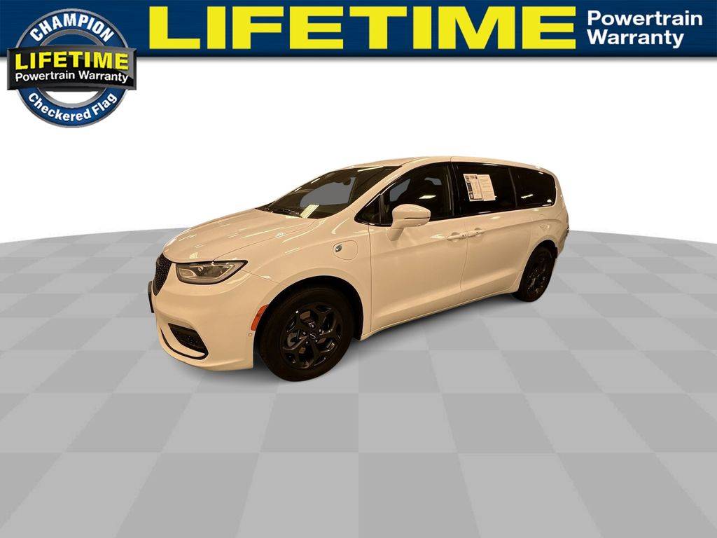2022 Chrysler Pacifica Hybrid Touring L — Minivan — 50,094 mi — Royal Oak, MI
