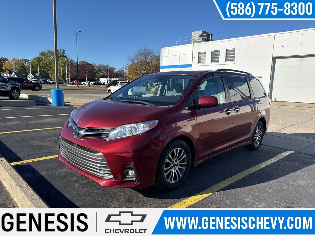 2018 Toyota Sienna XLE — Minivan — 107,397 mi — Eastpointe, MI