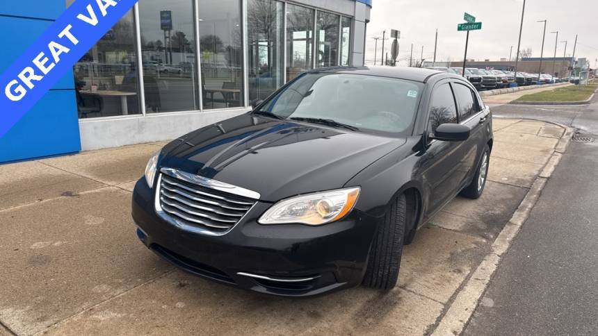 2014 Chrysler 200 Touring — Sedan — 85,686 mi — Eastpointe, MI