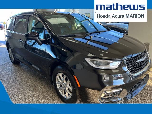 2023 Chrysler Pacifica Touring L — Minivan — 18,670 mi — Marion, OH